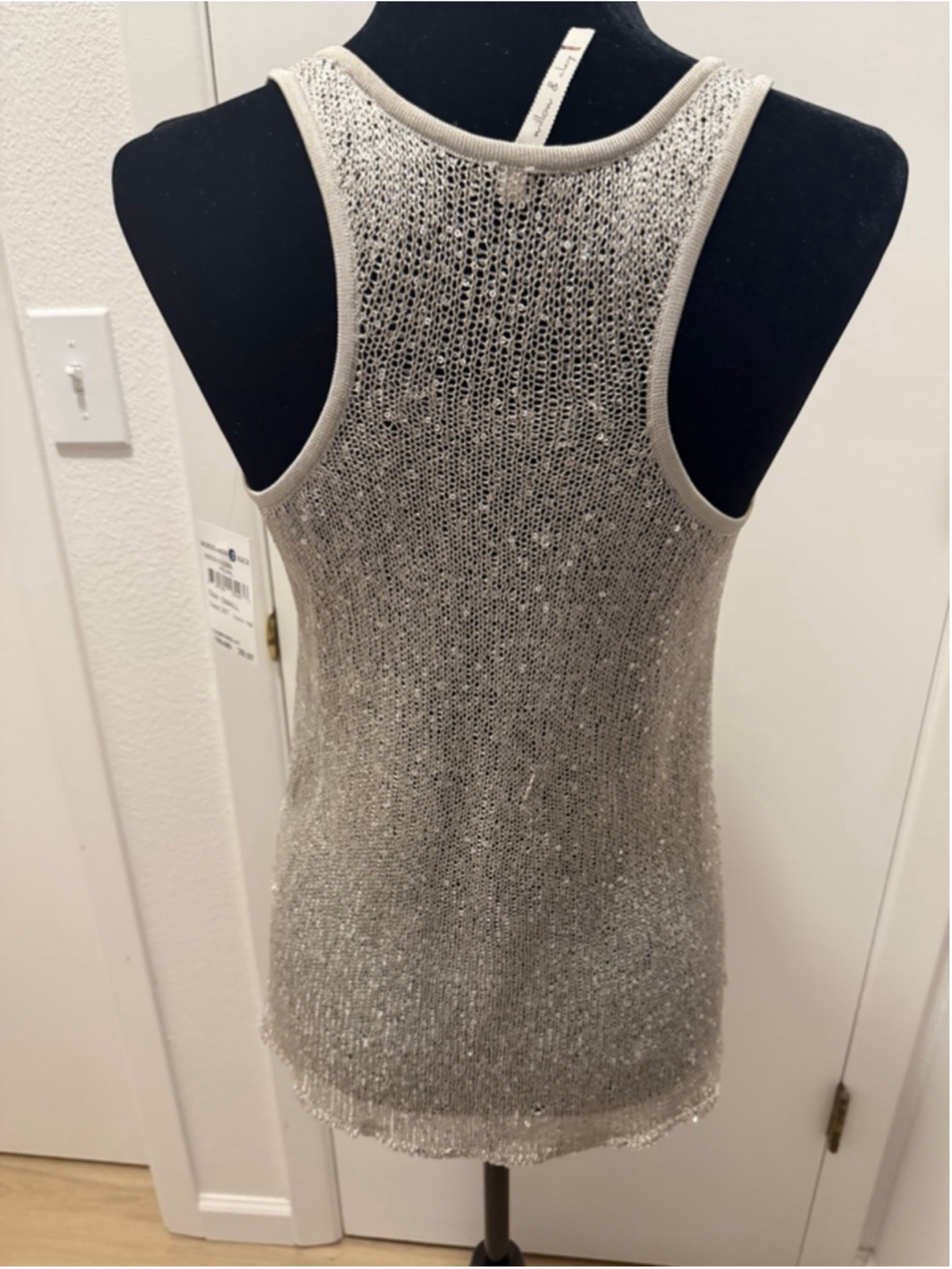 Willow & Clay Sequin Tank Top Small Silver Knit Sparkle Nordstrom Rack NWT Sleev - Picture 4 of 6